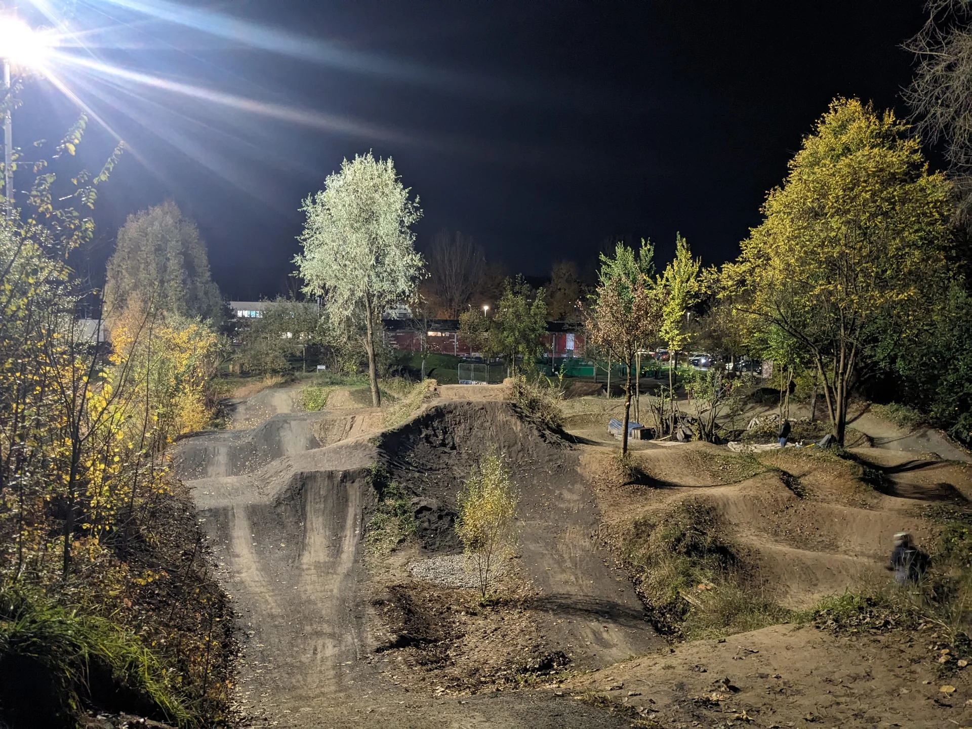 Bikepark Schorndorf Flutlicht | © Lars Fersterra